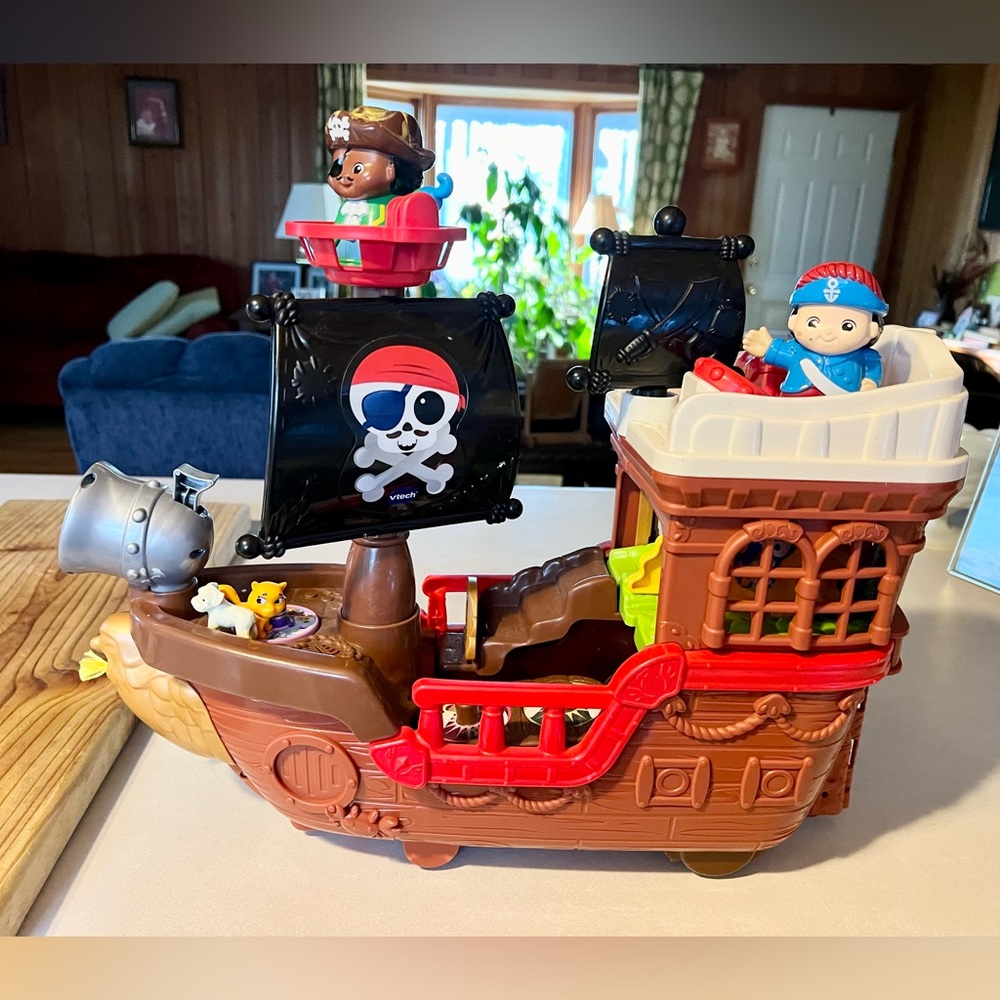 VTech Treasure Seekers Pirate Ship,Characters, Interactive Playset Music Sounds